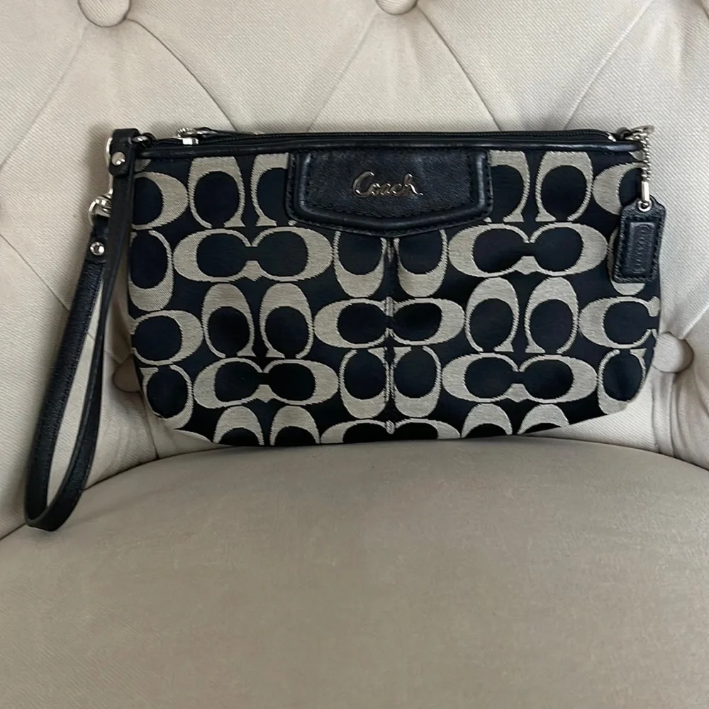 Coach black and tan jacquard logo and black leather clutch wristlet_2